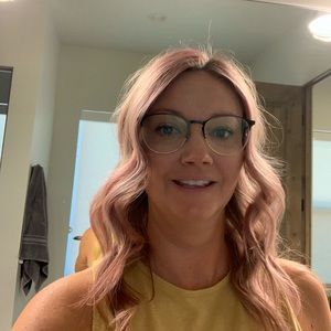 Meet your Posher, Candace